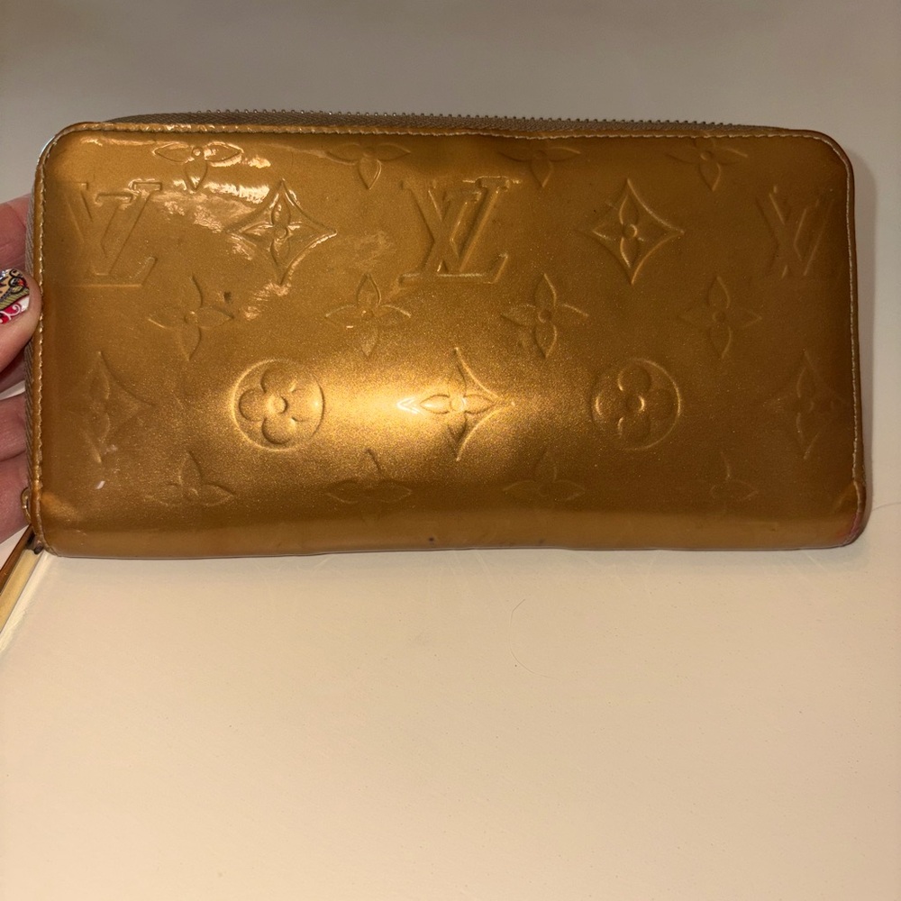 Louis Vuitton Monogram Gold Vernis‎ Long Zippy Wallet COA included